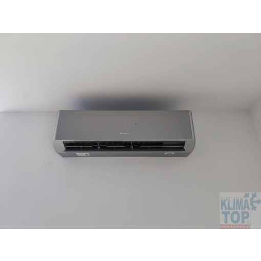 Klimatyzator ścienny Gree GWH18YD-K6 (AS18S) AMBER STANDARD SILVER - zdjęcie z montażu